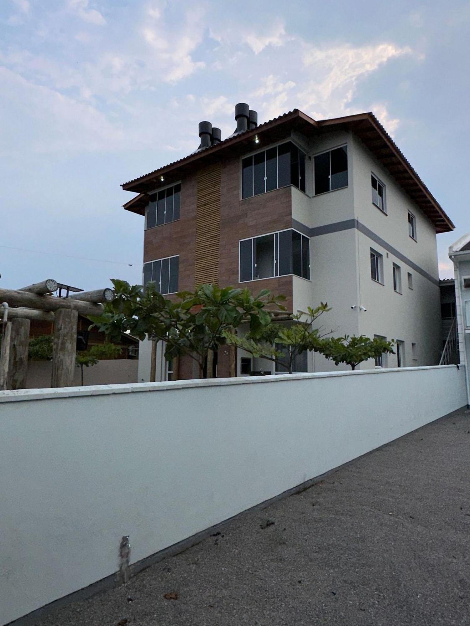 Residencial Wrubleski Sc Pinheira Eksteriør bilde
