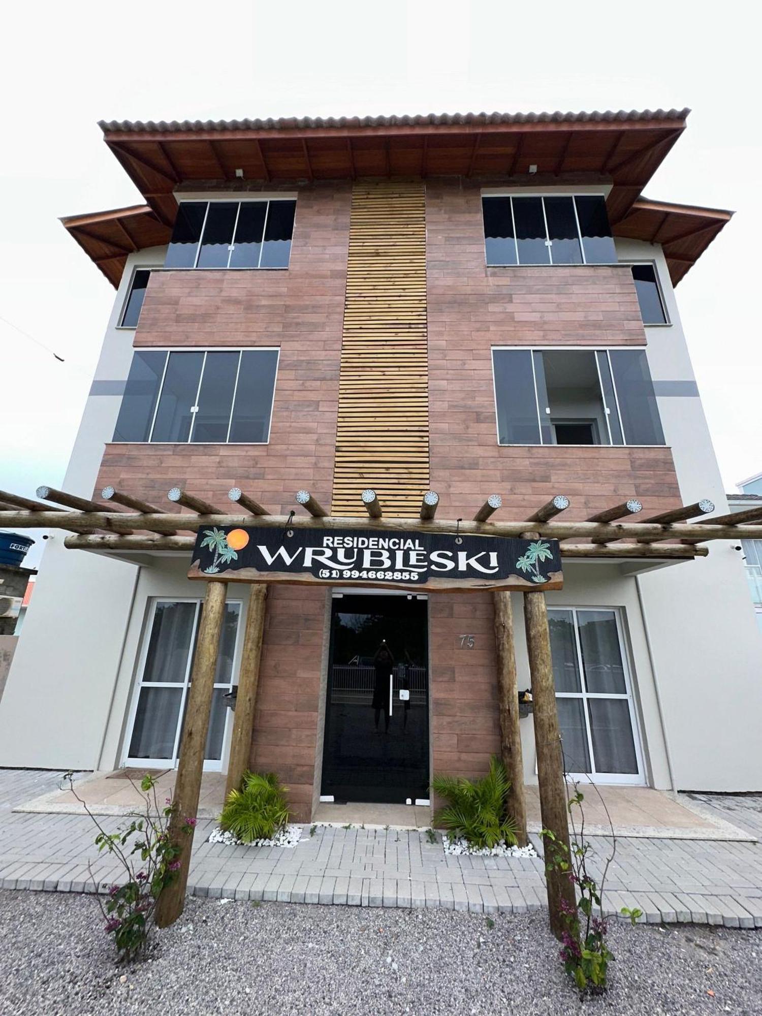 Residencial Wrubleski Sc Pinheira Eksteriør bilde