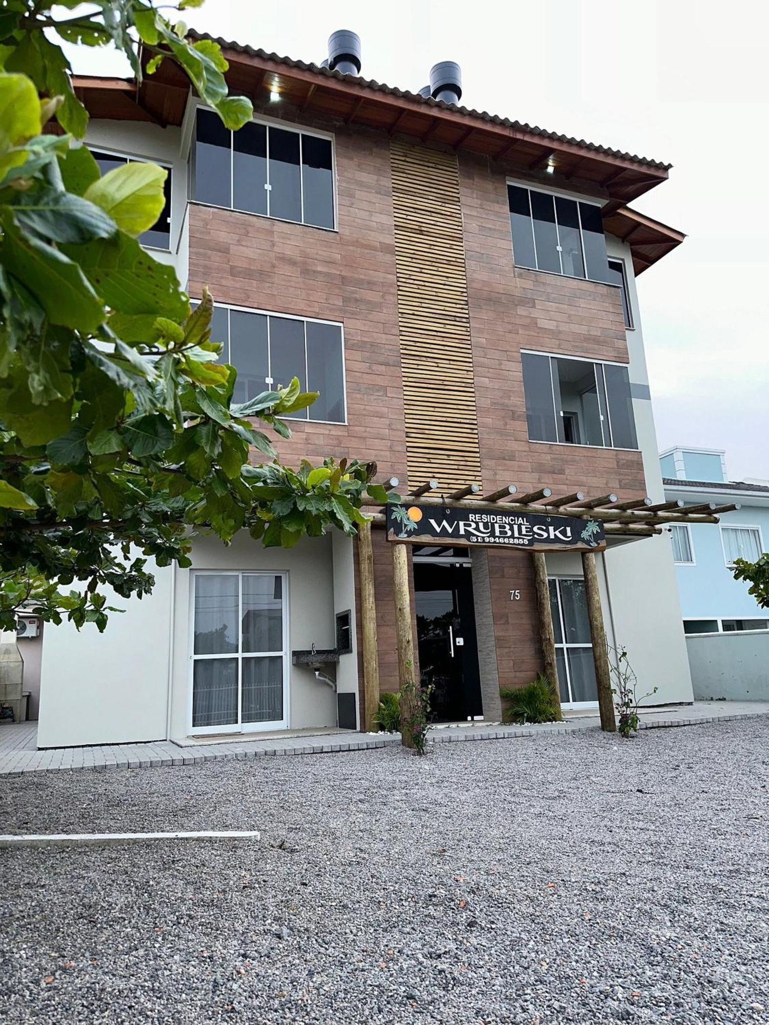 Residencial Wrubleski Sc Pinheira Eksteriør bilde