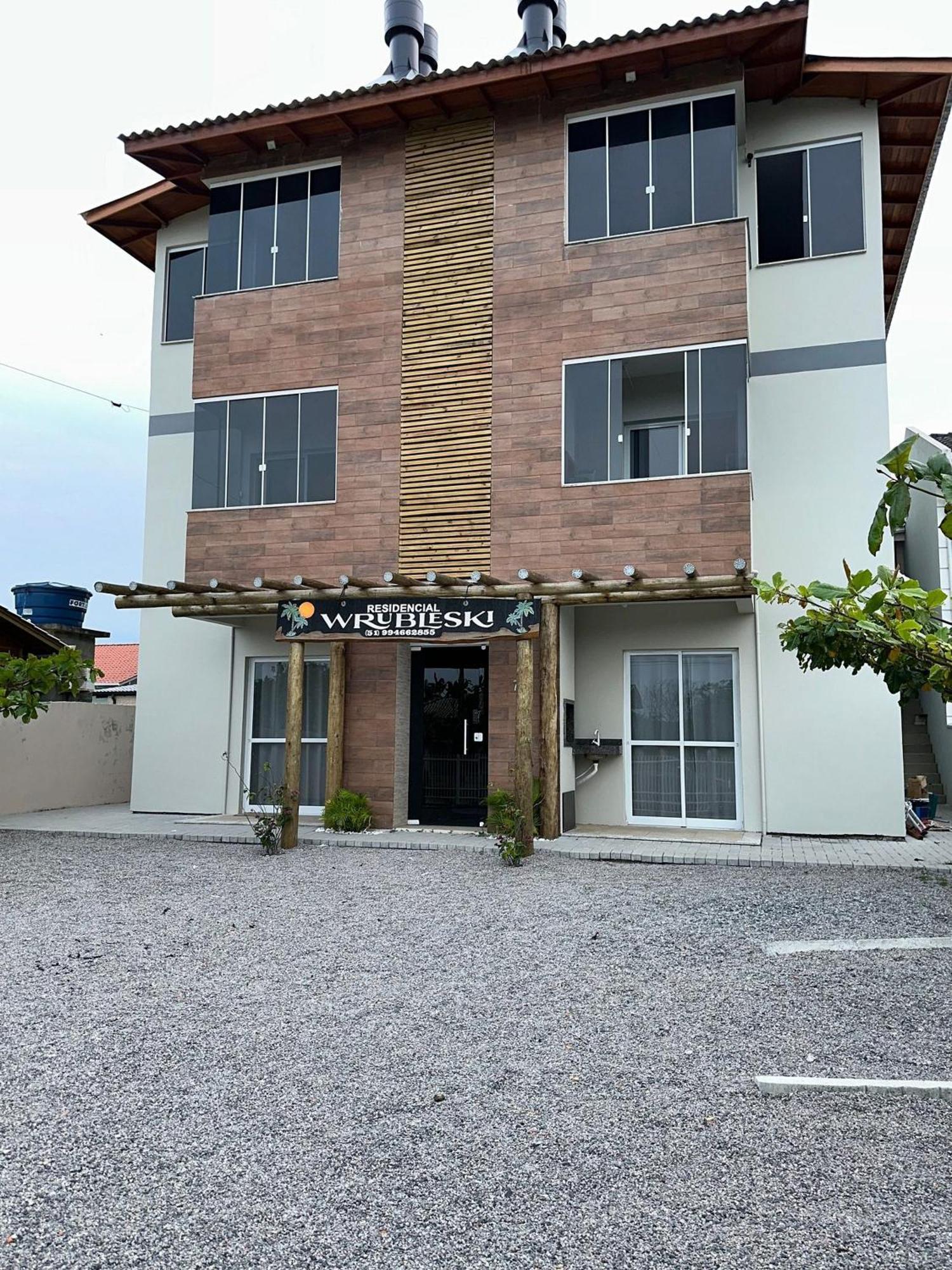 Residencial Wrubleski Sc Pinheira Eksteriør bilde