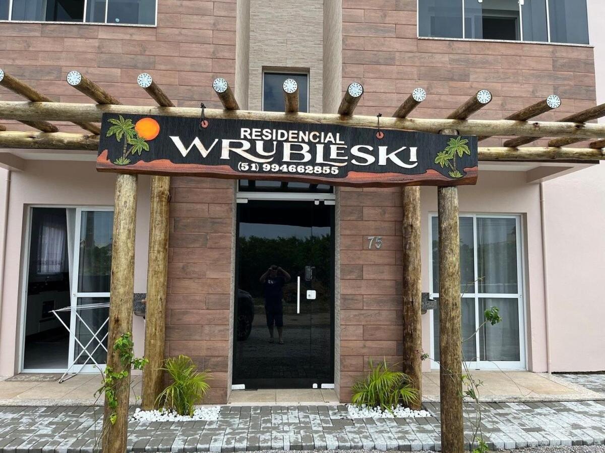 Residencial Wrubleski Sc Pinheira Eksteriør bilde